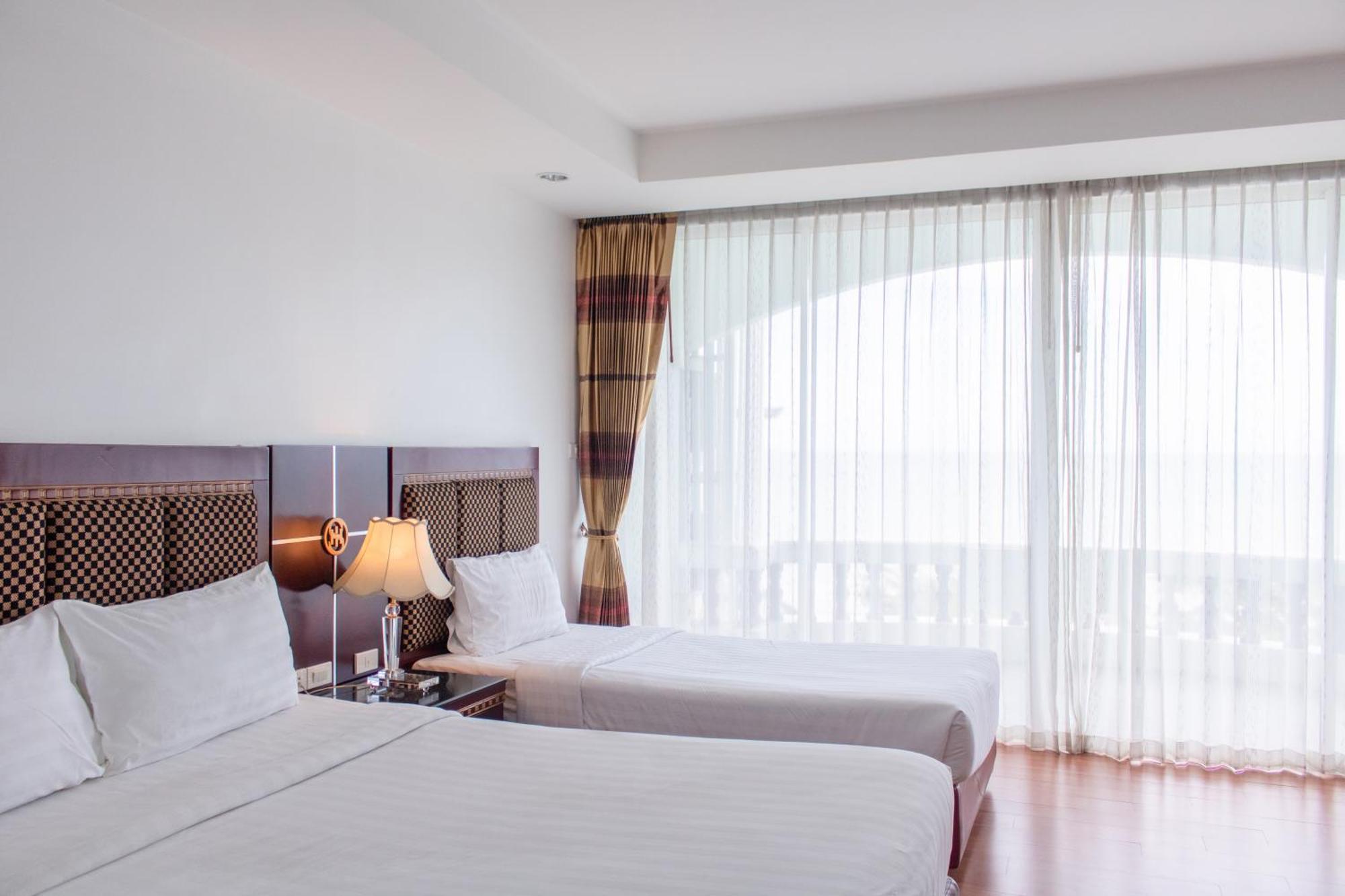 Jomtien Hisotel Kültér fotó