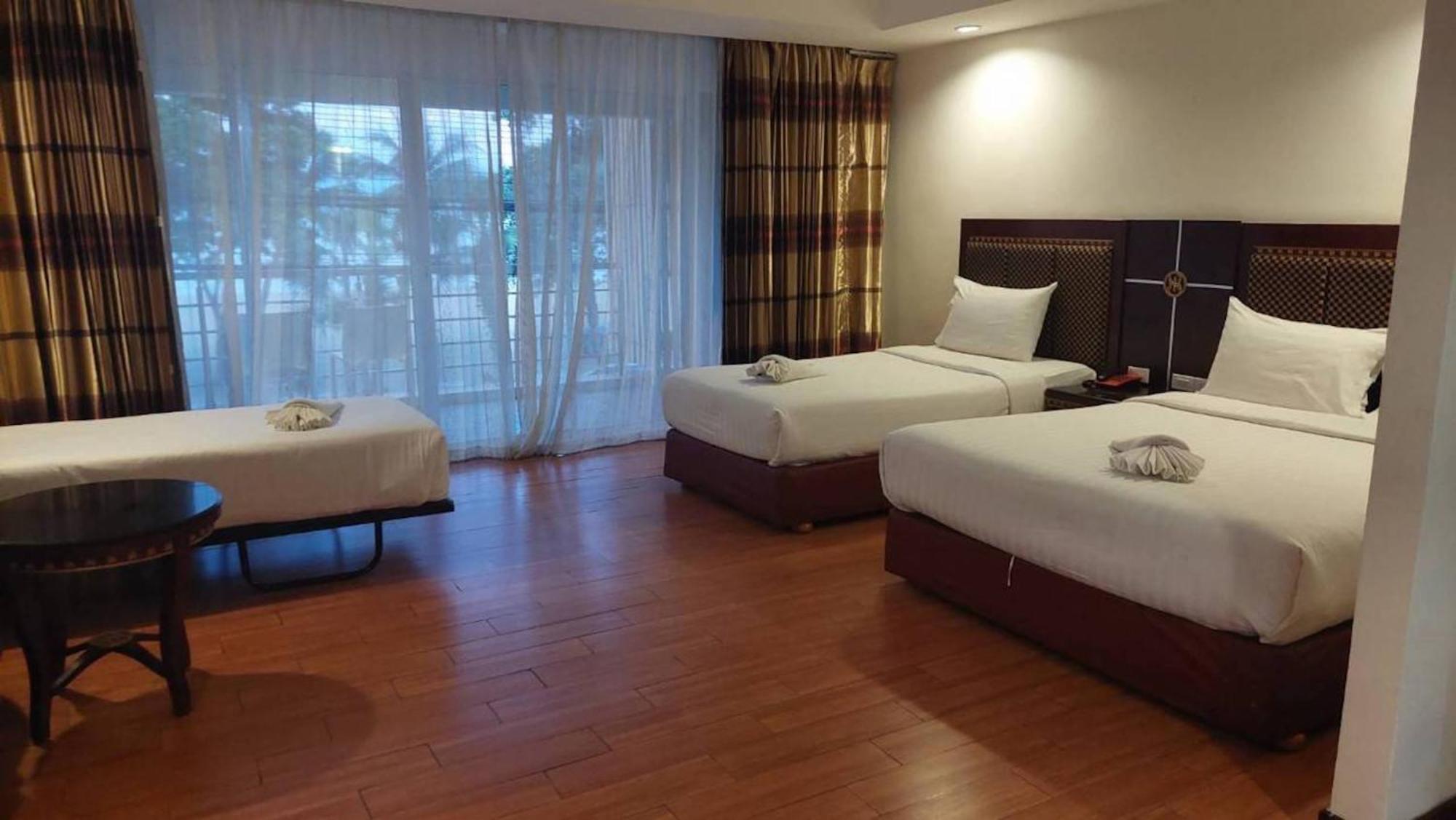 Jomtien Hisotel Kültér fotó